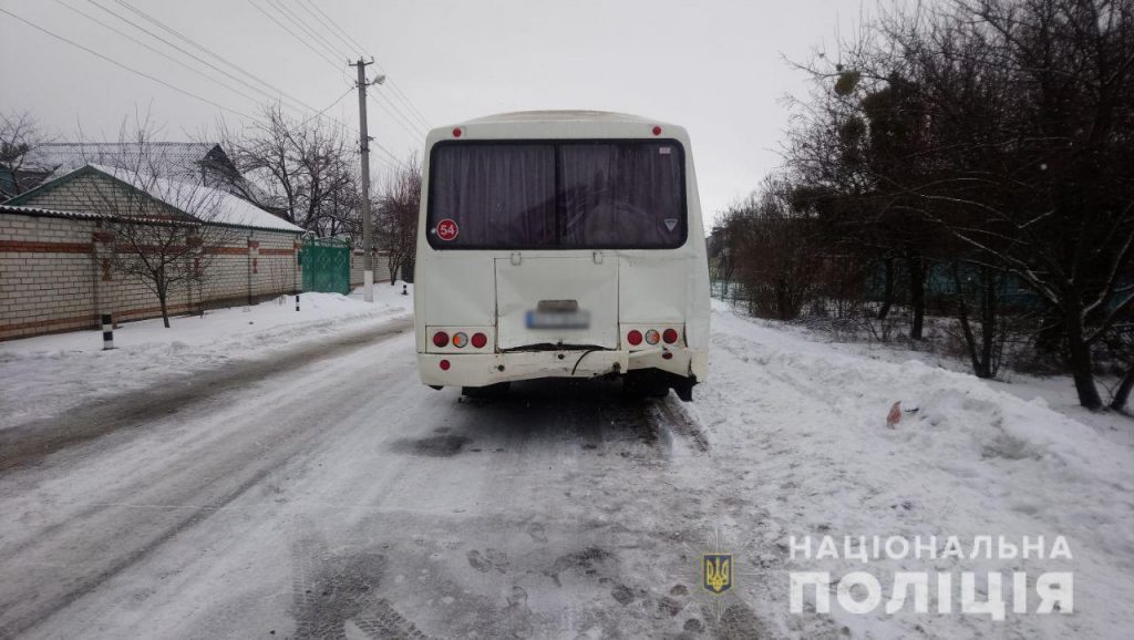 Полиция расследует обстоятельства столкновения рейсовых автобусов на Харьковщине (фоторепортаж)