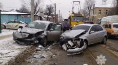 В Харькове в ДТП попали водители Chevrolet и Nissan (фото)