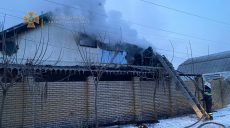 Под Харьковом спасатели ликвидировали пожар в частном доме (фото)