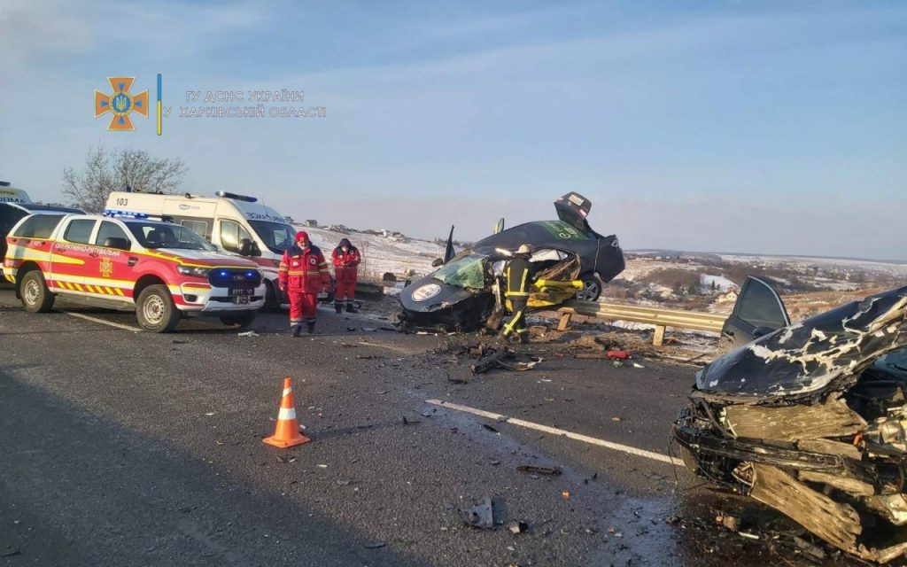 В ДТП на Окружной в Харькове погибли 3 человека и пострадали 2 детей (видео, фото)