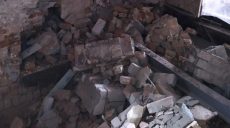 В Харькове обвалившаяся стена раздавила строителя (фото)