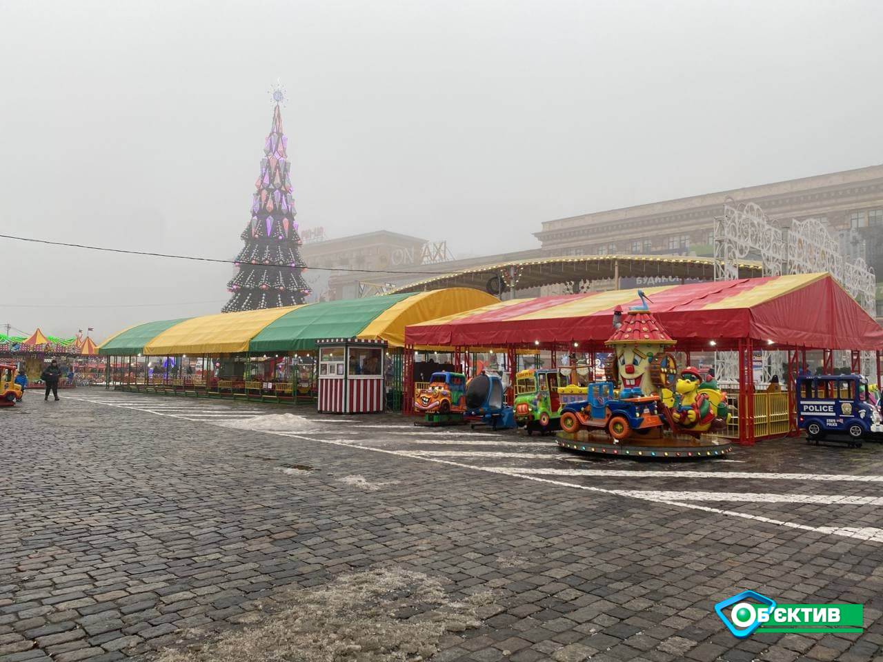 С ярмарки на площади Свободы в Харькове выдворили аниматоров с пони и лошадьми