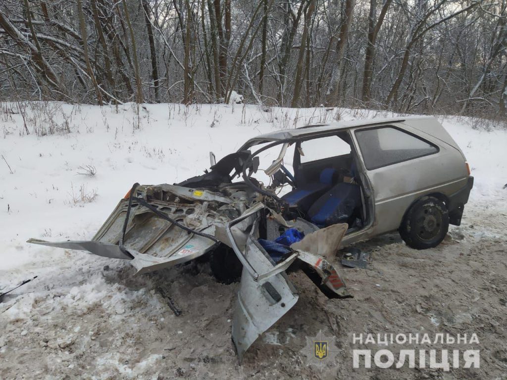 ДТП с участием рейсового автобуса: водитель ЗАЗ выехал «на встречку» (фото)