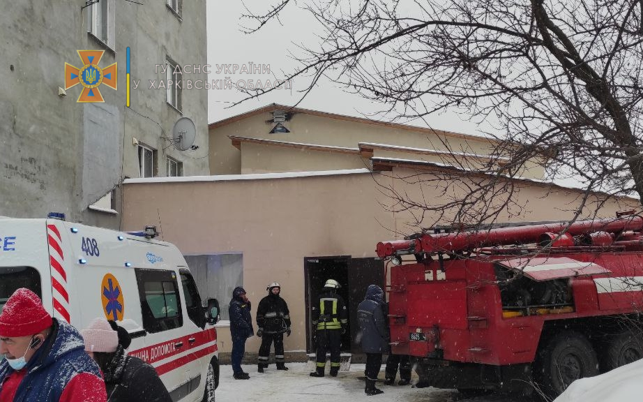 Двое жителей Харькова едва не сгорели на пожаре в двухэтажном доме (фото)