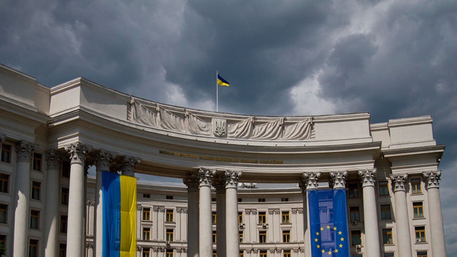 Только 4 из 129 посольств, находящихся в Украине, сообщили о планах вывезти своих дипломатов — МИД