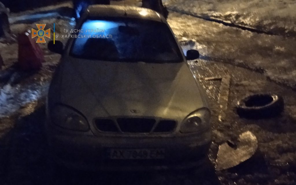 Непогода. Спасатели на Харьковщине помогают водителям (видео, фото)