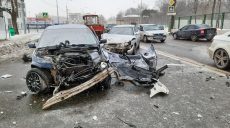 В Харькове полицейская выехала на «встречку» и протаранила две машины: начато служебное расследование (фото)
