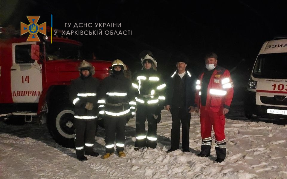 На Харьковщине спасатели помогли бригаде «скорой» добраться до пациента (фото)
