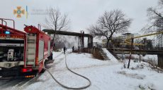 В Харькове загорелись теплокоммуникации: есть пострадавший (фото)