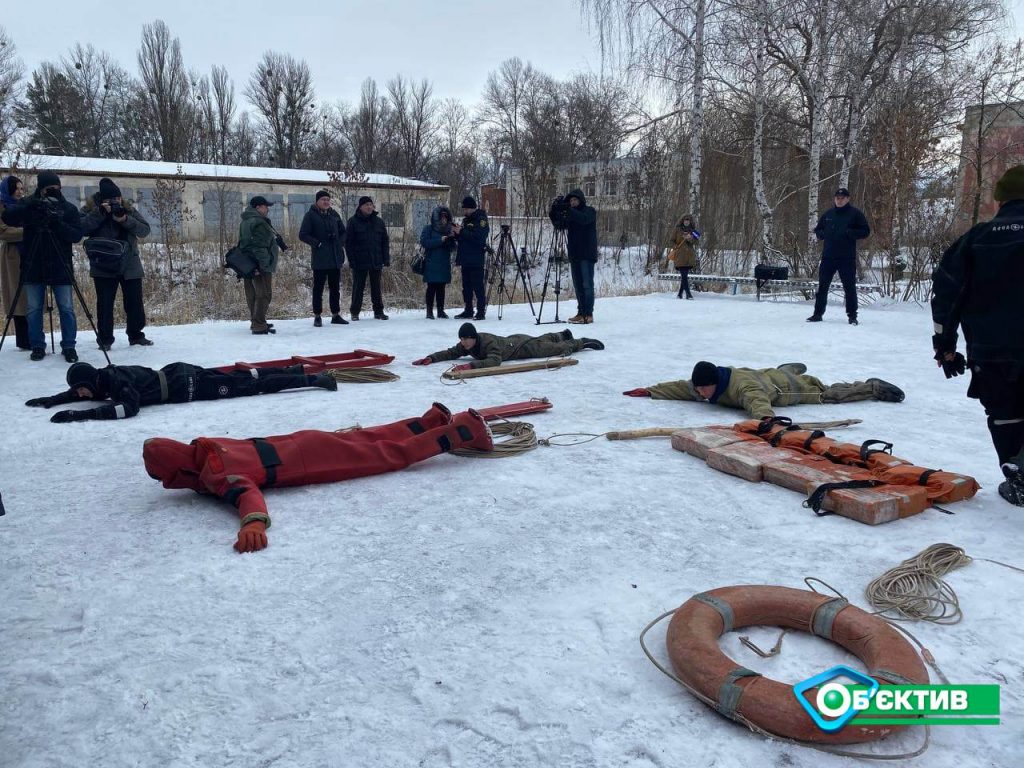 Крещенские купания на Харьковщине: за безопасностью будут следить более 200 спасателей (фото)