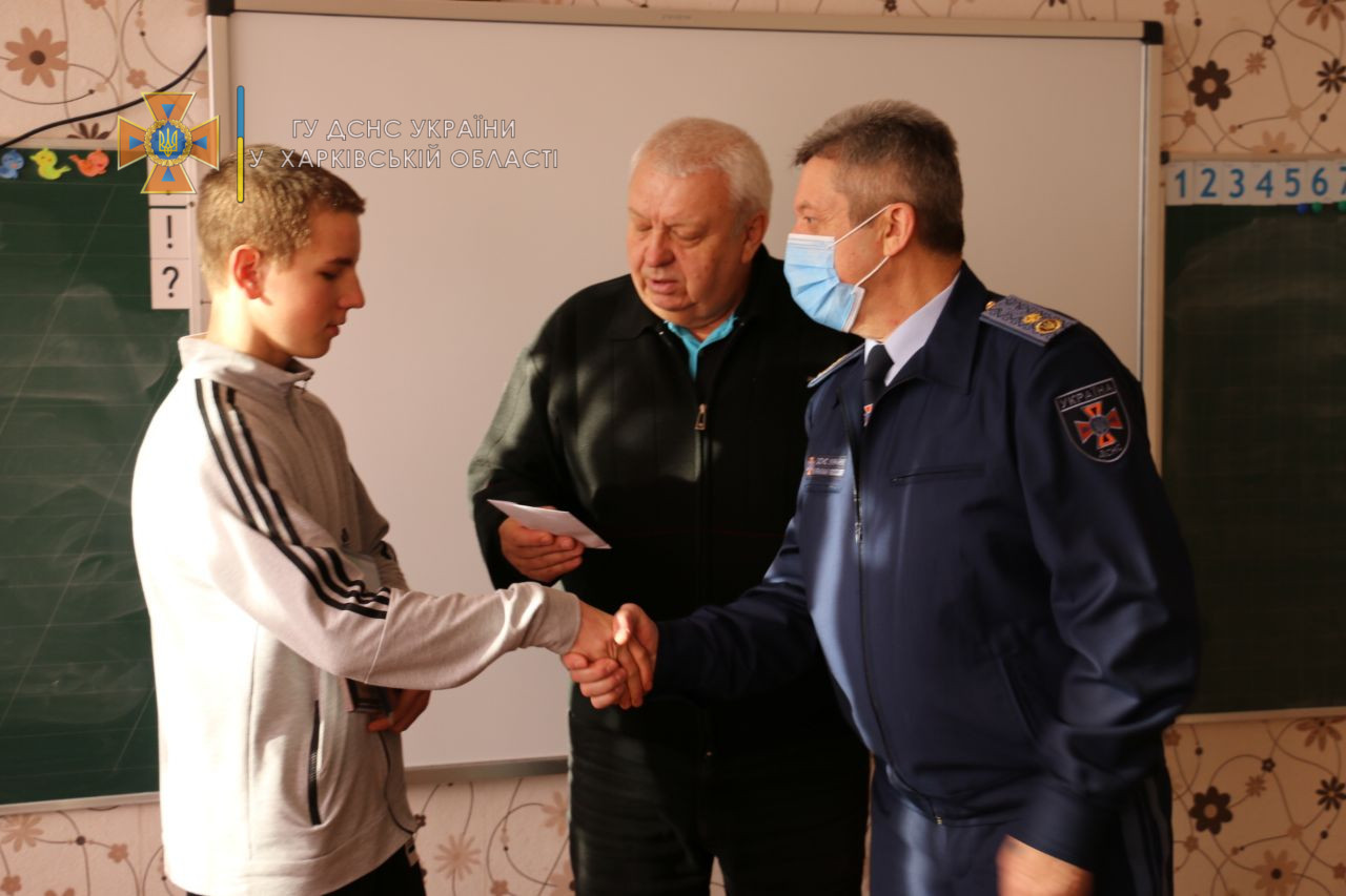 Харьковчан наградили за отвагу на пожаре (фото)