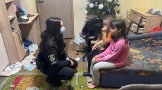 34-летняя харьковчанка заявила в полицию на мужа, который ее избил при маленьких детях (фото)