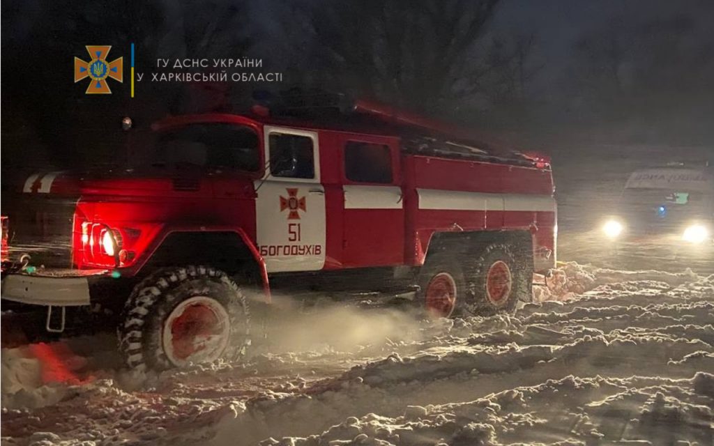 Два обморожения, десятки травм и три застрявших авто: последствия непогоды на Харьковщине