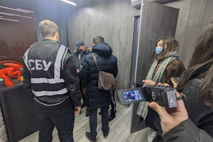 Правоохранители обыскивают помещение сына экс-главы Харьковского облсовета