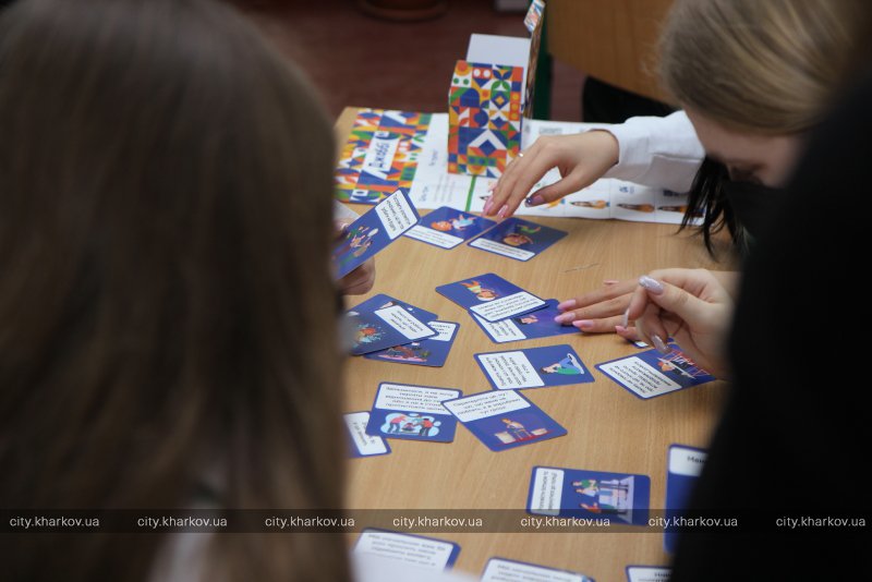 Харьковские школьницы разработали настольную игру для развития навыка трудоустройства у подростков