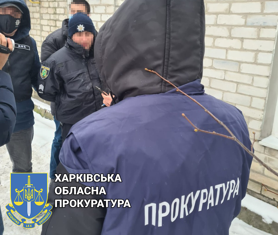 На Харьковщине полицейский «выбивал» несуществующий долг у подростка