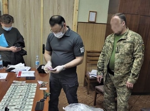 На Харьковщине военный комиссар погорел на взятке
