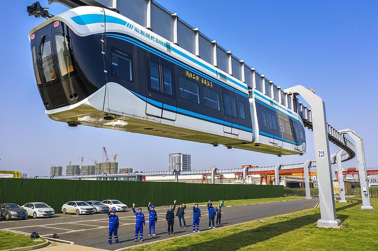 Китайцы снова поразили весь мир — в Ухане запустили инновационный поезд