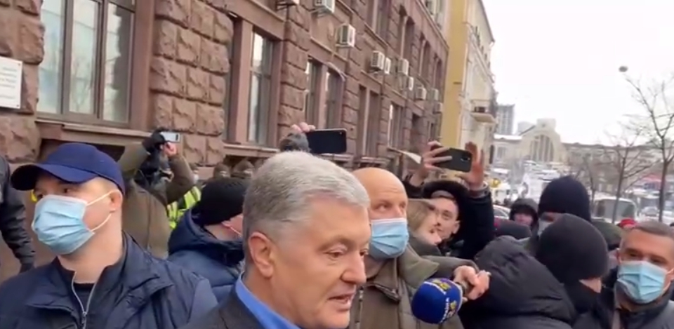 Порошенко прибыл в ГБР и отказался давать показания по «угольному делу» (видео)