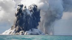 Извержение подводного вулкана, за которым последовало цунами, было в сотни раз мощнее атомной бомбы (фото)