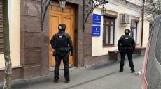 Бывшего замначальника Харьковской таможни и его подельников подозревают в завладении госбюджетом