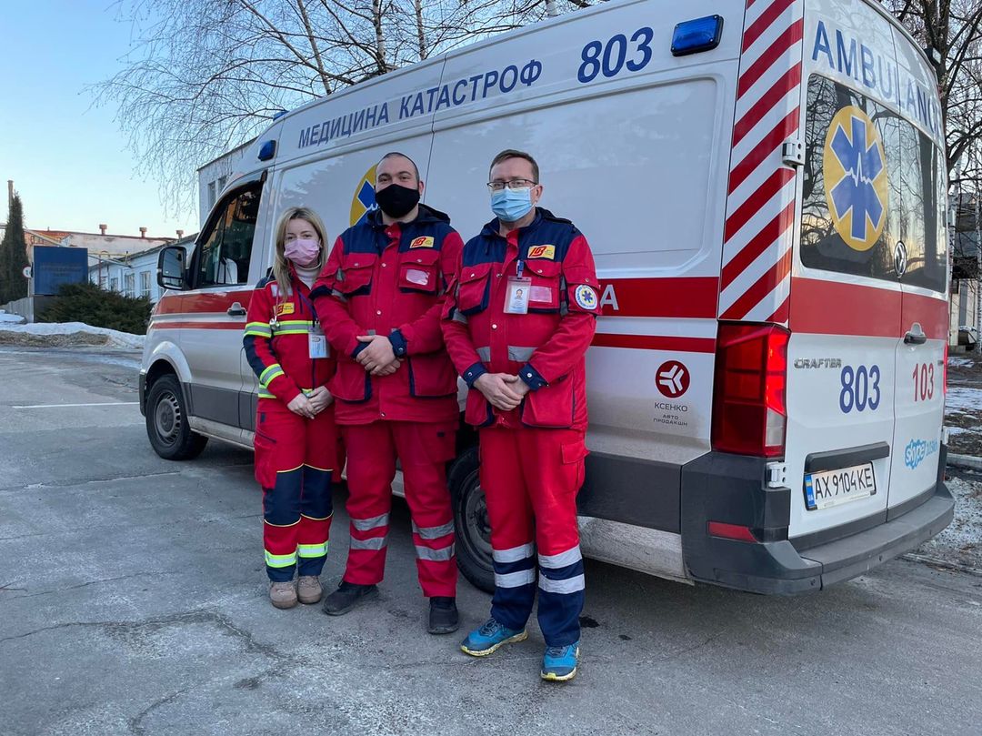 Харьковские медики вывезли из зоны ООС трех военнослужащих