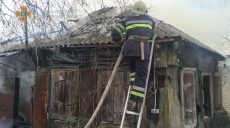 Под Харьковом горел частный дом (фото)