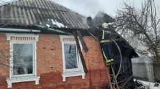 Под Харьковом горел жилой дом (фото)