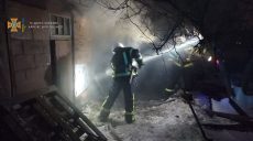 Под Харьковом в сгоревшем сарае обнаружили тело мужчины (фото)