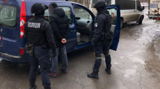 Под Харьковом задержали мошенника, который находился в государственном розыске (фото)