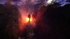 Коммунальщики в Харькове ликвидировали дефект на теплотрассе (фото)