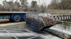 Под обстрелами в Харькове извлекли 3 тонны мусора из речки Уды (видео)