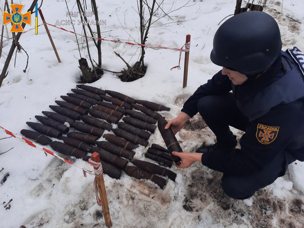 На Харьковщине обнаружили снаряды (фото)