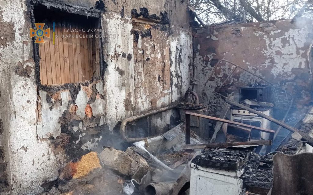 Харьковские спасатели потушили пожар в частном доме