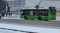 В Харькове магазины и аптеки работают по-разному
