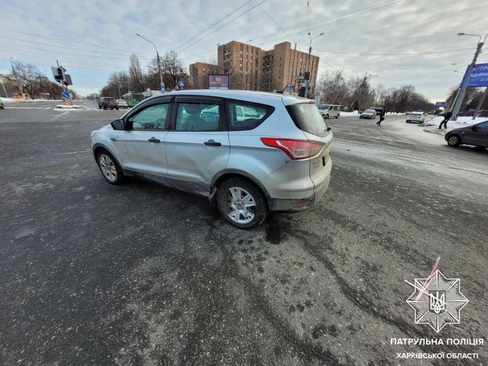 ДТП. В Харькове водитель Ford не пропустил вперед на перекрестке Volkswagen (фото)