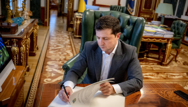 Зеленский подписал указ о расширении санкций против некоторых СМИ, Шария и других физических лиц