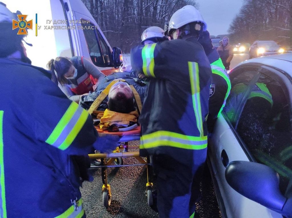 ДТП. Спасатели сообщили подробности ДТП на Окружной (фото)