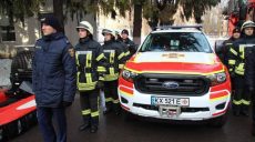 В Харькове студентам-спасателям передали новую пожарно-спасательную технику и снаряжение