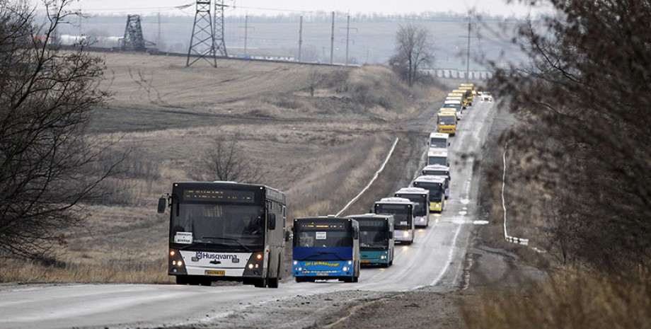 Эвакуация: из Лозовой выехало 50 тыс. человек, из Барвенково — 4500