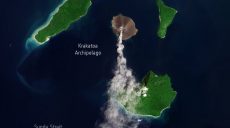 Спутник Sentinel-2 заснял момент извержения вулкана Кракатау