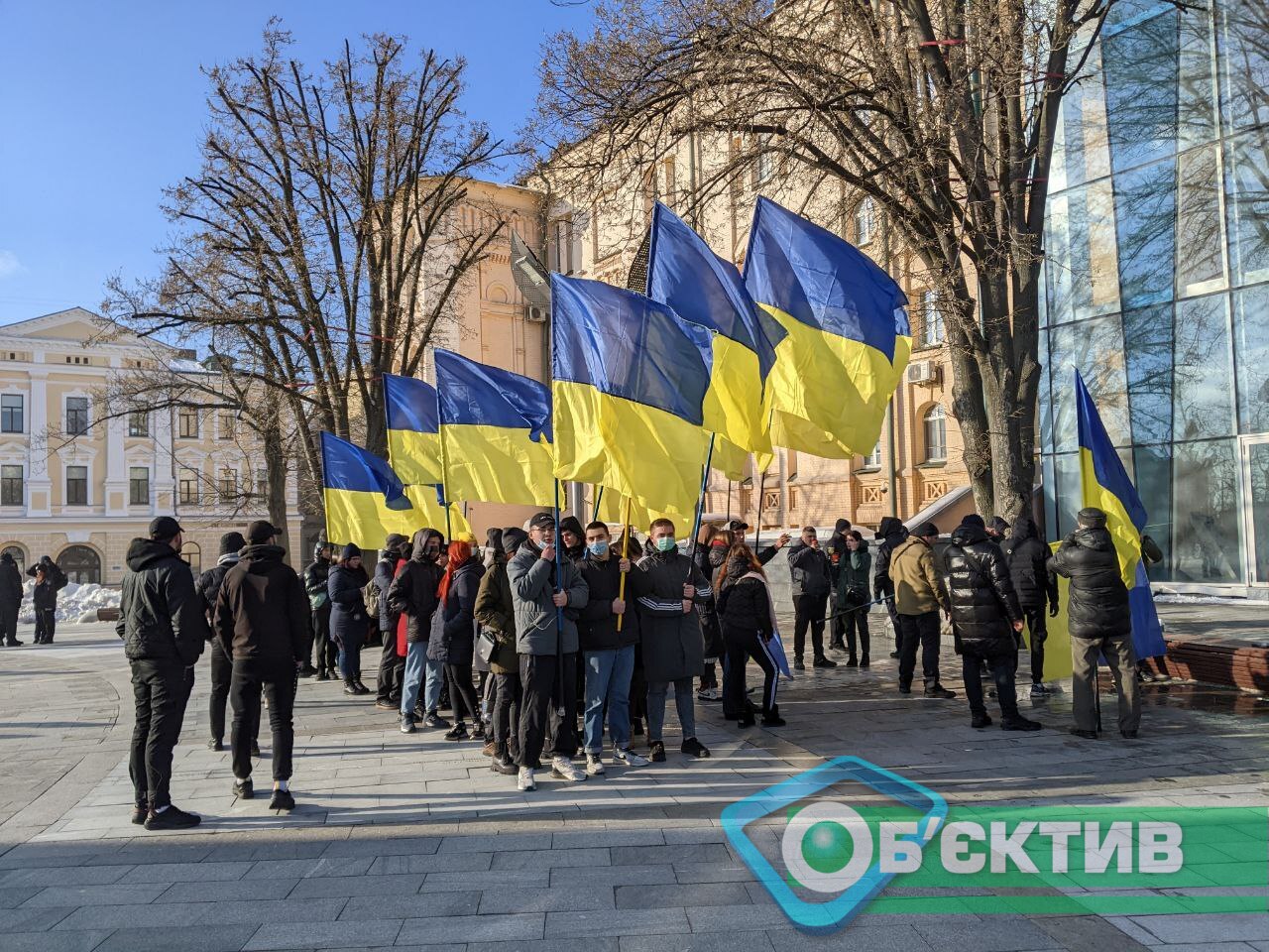 Колонна с флагами Украины в Харькове