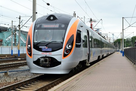 Два поезда в Харьков задерживаются на час — «Укрзалізниця»
