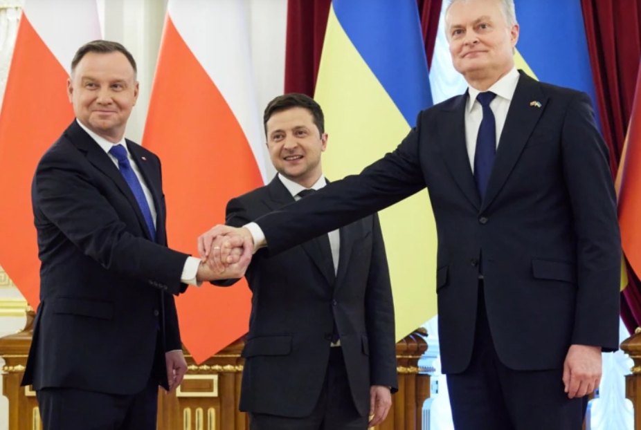 Зеленский, Дуда и Науседа подписали заявление о признании европейской перспективы Украины