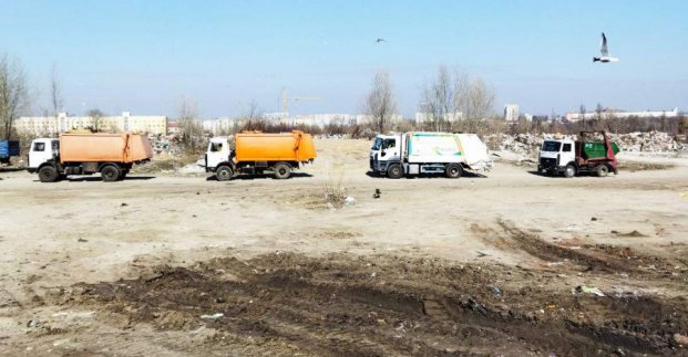 В Харькове ежедневно мусор вывозят более 100 машин