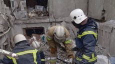 Авиаудар по жилому дому на Харьковщине: найдены тела двух детей и женщины, под завалами — около 6 человек