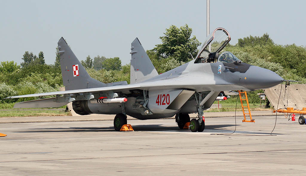 Пентагон отказался быть посредником между Польшей и Украиной в передаче МиГ-29