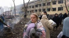 Героиня самых страшных мариупольских фото стала мамой — родила девочку (скриншот, фото)