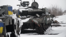 Под Харьковом российская армия оставила около 30 единиц техники, убегая от бойцов ВСУ (видео)