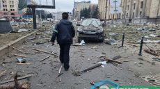 Площадь Свободы в Харькове после авиаудара (фото)